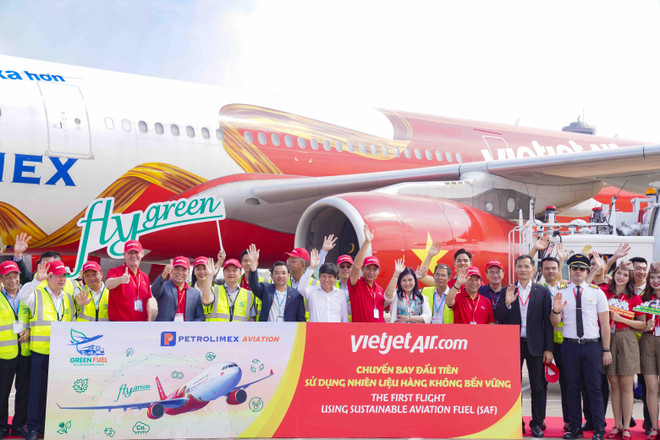 Chuyến bay đầu tiên được tra nạp nhiên liệu SAF tại Việt Nam do Vietjet khai thác cất cánh sáng nay từ sân bay Tân Sơn Nhất, TP.HCM đến Melbourne. (Nguồn: Vietnam+) A6.jpg