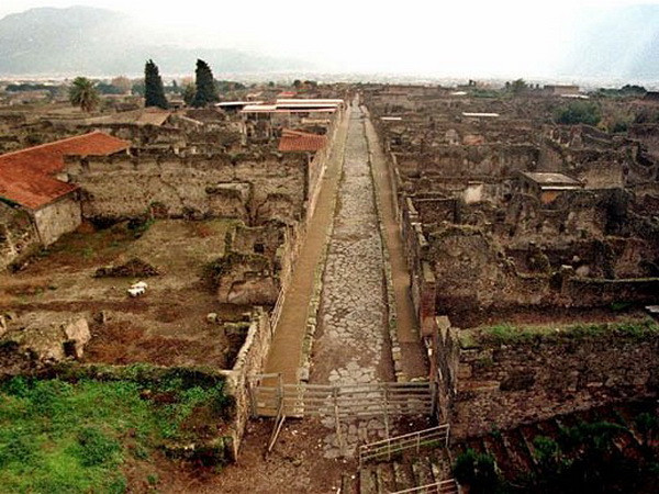 Di tích Pompeii ở Italy bị thiệt hại nặng vì mưa lớn ảnh 1