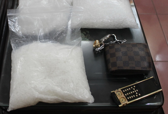 Hà Nội triệt phá đường dây ma túy lớn, thu giữ súng và lựu đạn ảnh 1