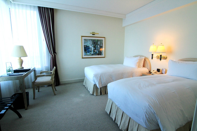 [Photo] Ngắm phòng siêu sang nhìn ra con đường đẹp nhất Hà Nội ảnh 8