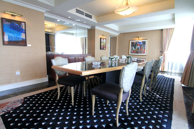 [Photo] Ngắm phòng siêu sang nhìn ra con đường đẹp nhất Hà Nội ảnh 3