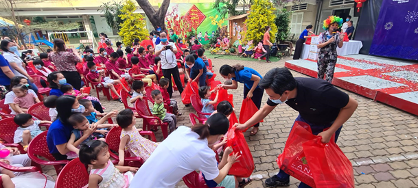 Nova Group tặng quà Tết cho hộ nghèo Đồng Tháp: Thắp lên niềm vui ảnh 3