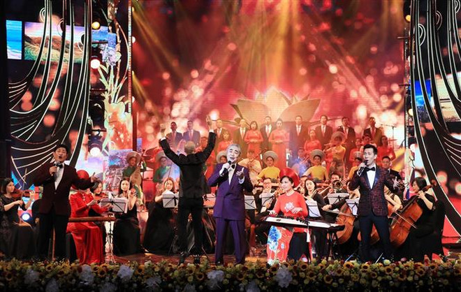 Thủ tướng Nguyễn Xuân Phúc chúc Tết cộng đồng người Việt ở nước ngoài ảnh 2