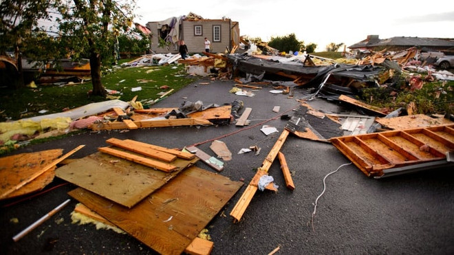 Lốc xoáy kinh hoàng tại Canada: Khoảng 50.000 người chưa có điện ảnh 1