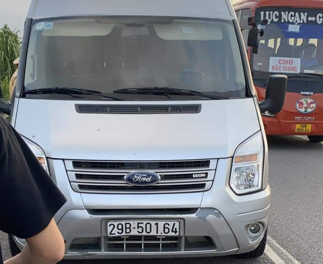 Chiếc xe gây án (Nguồn: Oto+) Bắc Giang: Bắt giữ hai đối tượng đâm xe ôtô làm cảnh sát hy sinh ảnh 1