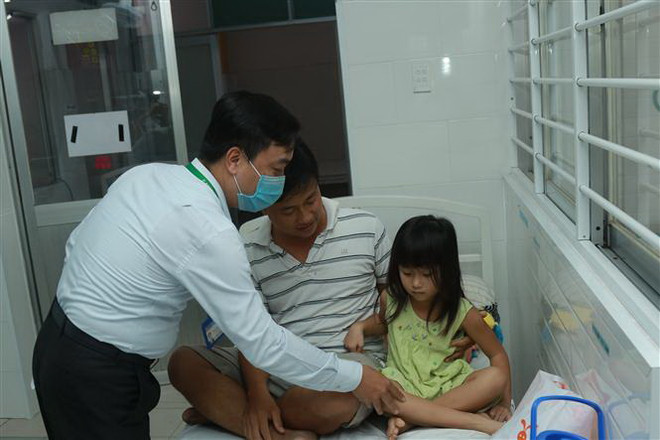 Làm rõ nguyên nhân vụ nghi ngộ độc tại trường tiểu học ở TP.HCM ảnh 1