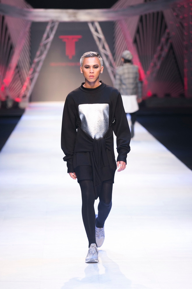 Những chiến binh “mãnh hổ” trên sàn diễn thời trang Thu Đông 2017 ảnh 16