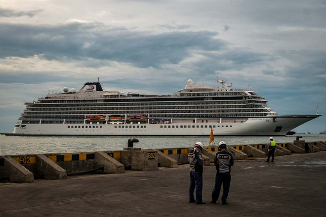 COVID-19: Du thuyền MV Viking Sun tiếp tục bị 'hắt hủi' tại Indonesia ảnh 1