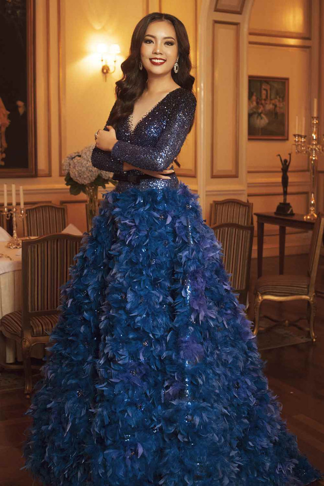 Thí sinh Hoa hậu Hoàn vũ quyến rũ trong váy dạ hội trước đêm chung kết ảnh 32