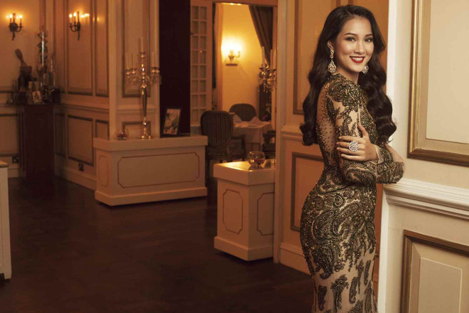 Thí sinh Hoa hậu Hoàn vũ quyến rũ trong váy dạ hội trước đêm chung kết ảnh 27