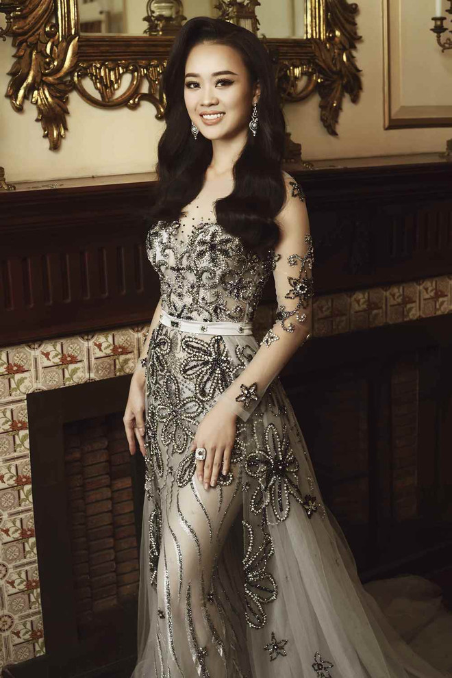 Thí sinh Hoa hậu Hoàn vũ quyến rũ trong váy dạ hội trước đêm chung kết ảnh 12