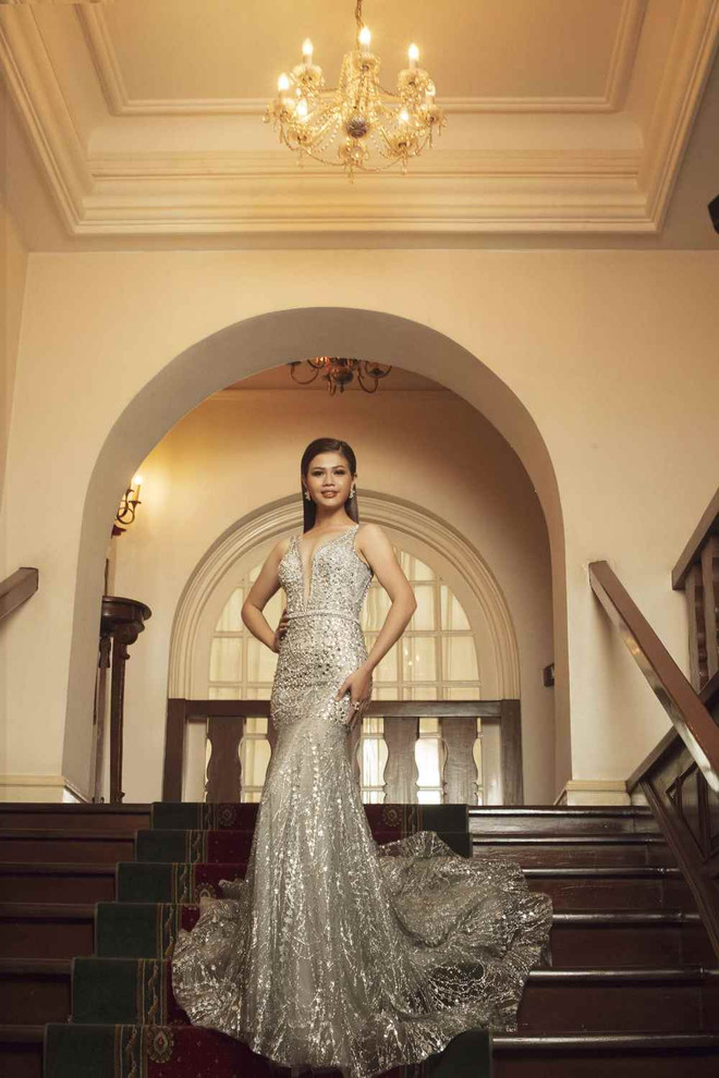 Thí sinh Hoa hậu Hoàn vũ quyến rũ trong váy dạ hội trước đêm chung kết ảnh 40