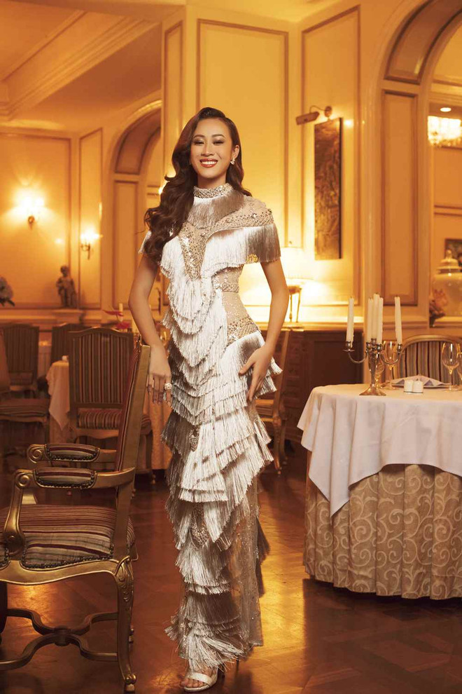 Thí sinh Hoa hậu Hoàn vũ quyến rũ trong váy dạ hội trước đêm chung kết ảnh 33