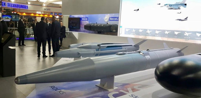 Israel ra mắt tên lửa đất đối không tầm xa mới tại Aero India Show ảnh 1