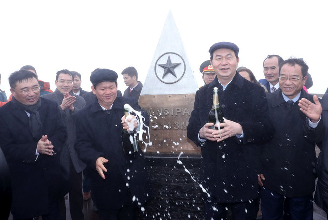 Chủ tịch nước Trần Đại Quang dự lễ thượng cờ trên đỉnh Fansipan ảnh 1