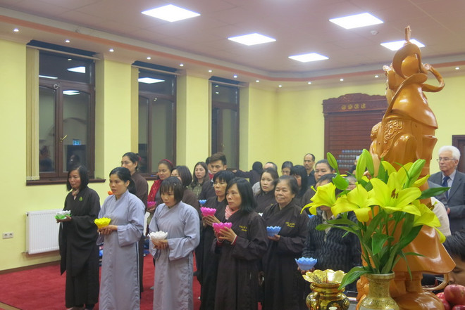 Người Việt ở Hungary tưởng nhớ các anh hùng hy sinh tại Gạc Ma ảnh 2