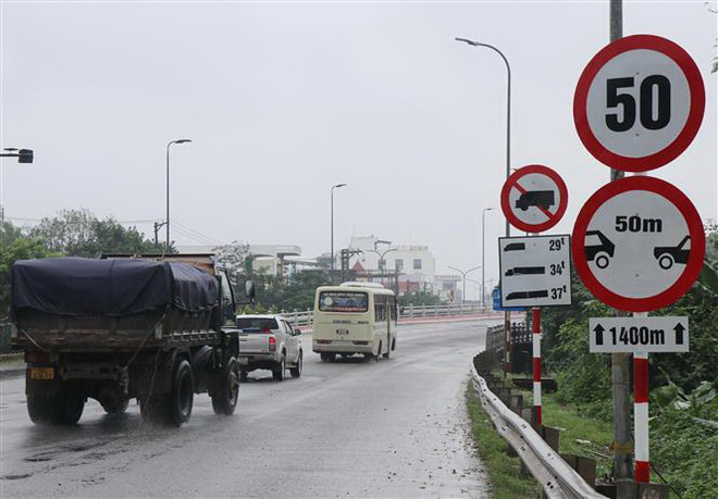 Cầu Trà Khúc trên Quốc lộ 1A xuất hiện vết nứt, nguy cơ mất an toàn ảnh 1