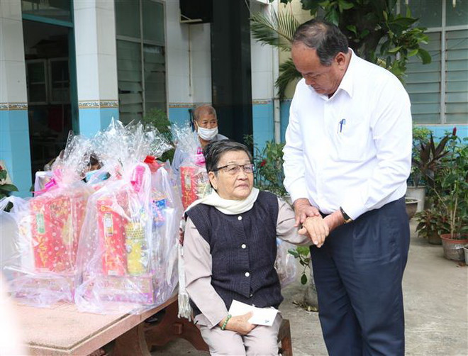 Chúc Tết lực lượng làm nhiệm vụ ở tuyến biên giới Việt Nam-Campuchia ảnh 2