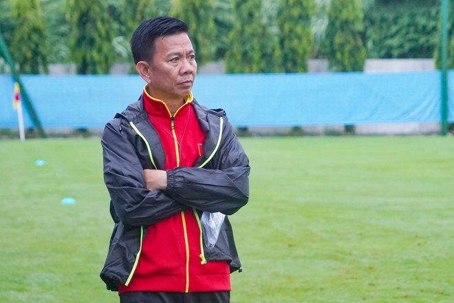 Huấn luyện viên Đội tuyển U23 Việt Nam, Hoàng Anh Tuấn có thể là một lựa chọn hợp lý cho vị trí tạm quyền ở Đội tuyển Quốc gia Việt Nam. (Ảnh: Việt Anh/Vietnam+) vnp_hoanganhtuan.png