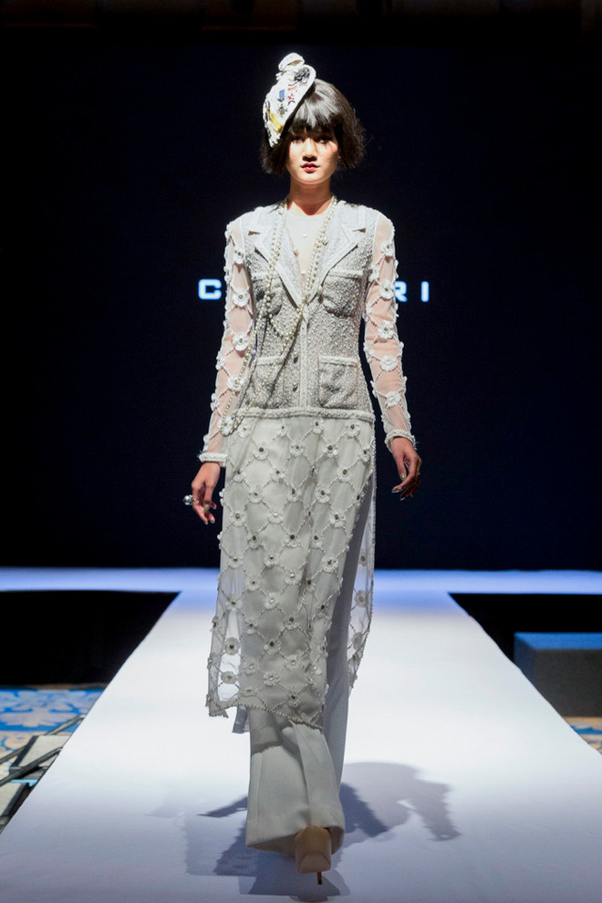 Ngắm 'Phong cách sống châu Âu' trên sàn diễn Việt Nam ảnh 6