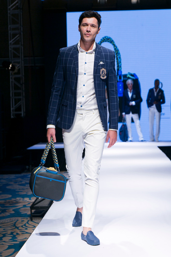 Ngắm 'Phong cách sống châu Âu' trên sàn diễn Việt Nam ảnh 14