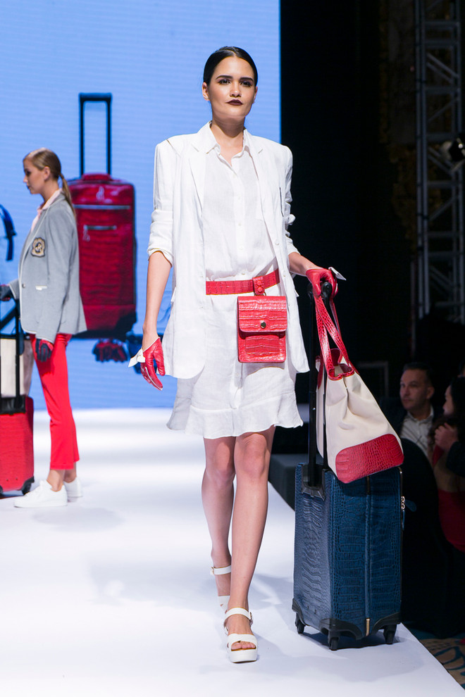 Ngắm 'Phong cách sống châu Âu' trên sàn diễn Việt Nam ảnh 15