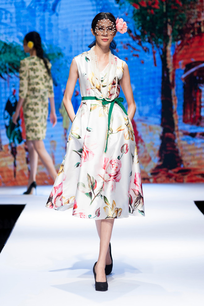 Ngắm 'Phong cách sống châu Âu' trên sàn diễn Việt Nam ảnh 10