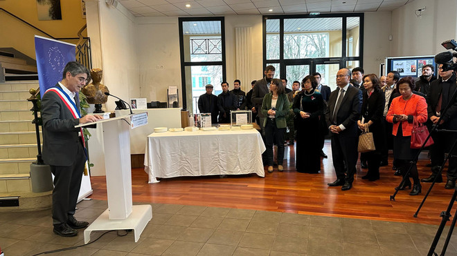 Thành phố Verrières-le-Buisson kỷ niệm 50 năm ngày ký Hiệp định Paris ảnh 2