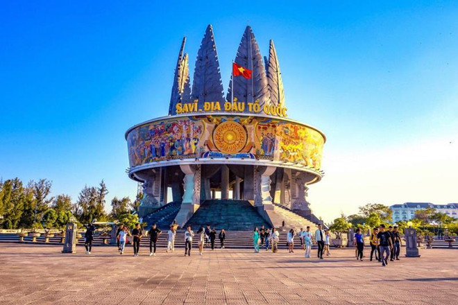 Cơ sở kinh doanh du lịch ở Móng Cái vẫn mở cửa hoạt động ngày Tết ảnh 1