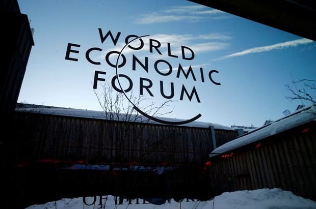 Biểu tượng của Diễn đàn Kinh tế Thế giới ở Davos, Thụy Sĩ. (Ảnh: Reuters) Hội nghị WEF năm 2023: Thúc đẩy hợp tác trong một thế giới phân mảnh ảnh 1