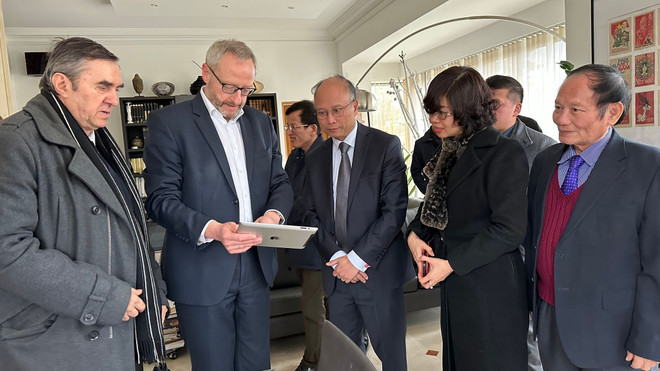 Thành phố Verrières-le-Buisson kỷ niệm 50 năm ngày ký Hiệp định Paris ảnh 6