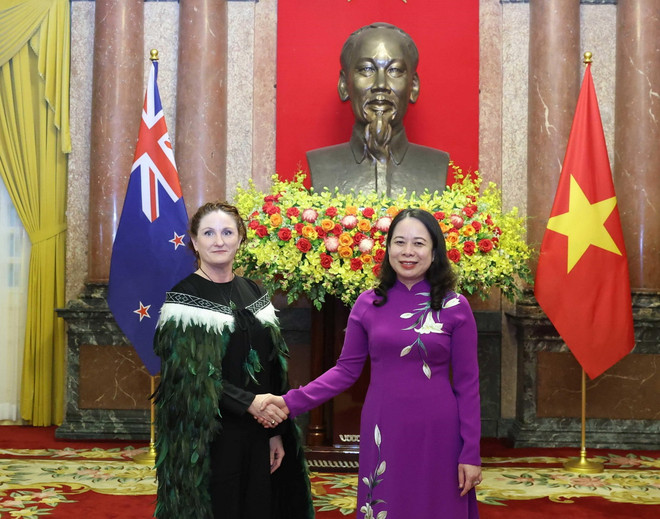 Quyền Chủ tịch nước Võ Thị Ánh Xuân với Đại sứ New Zealand Caroline Rachel Beresford. (Ảnh: Thống Nhất/TTXVN) ttxvn_dai su New Zealand 1.jpg