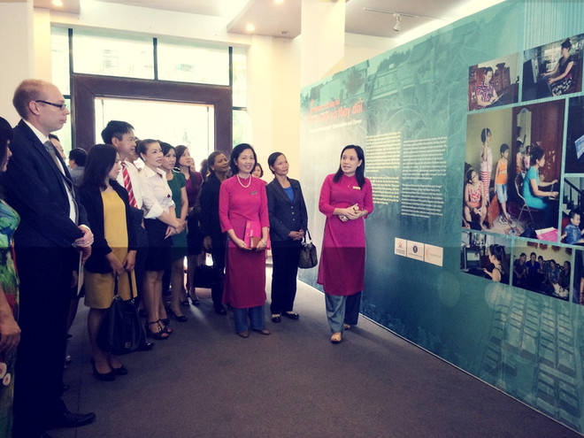 Triển lãm “Internet với phụ nữ”: Góc nhìn khác về phụ nữ nông thôn ảnh 1