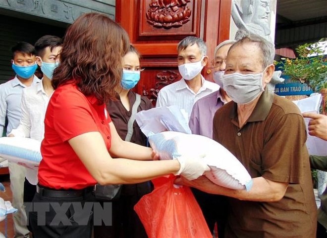 'Việc đứng ra quyên góp, đem đến điểm phong tỏa có hạn chế nhất định' ảnh 2