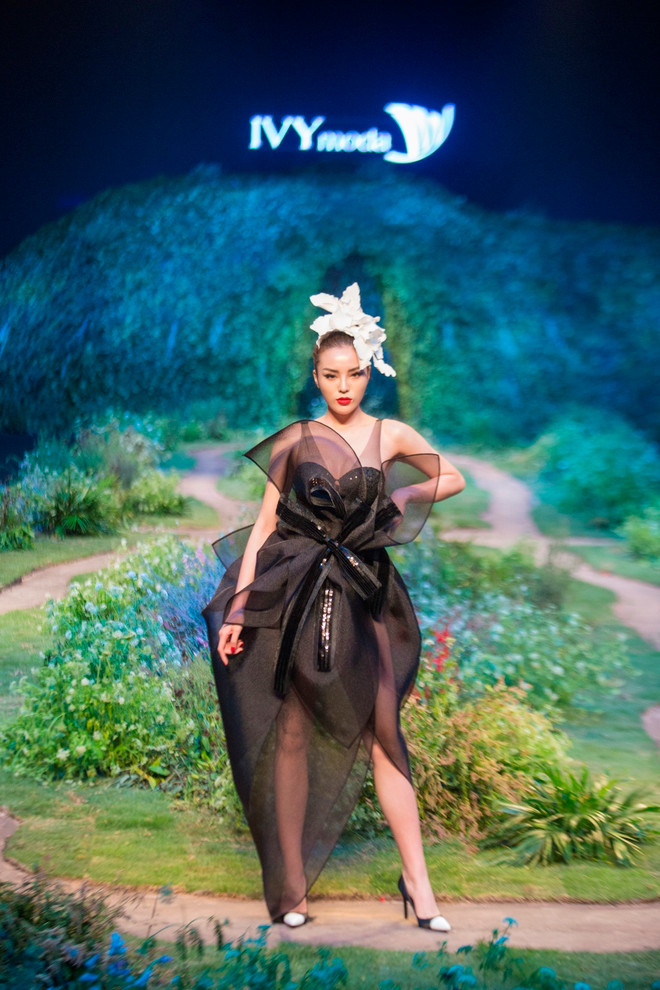 ‘Sự trỗi dậy’: Bộ sưu tập Xuân Hè đầy cá tính của Ivy moda ảnh 2