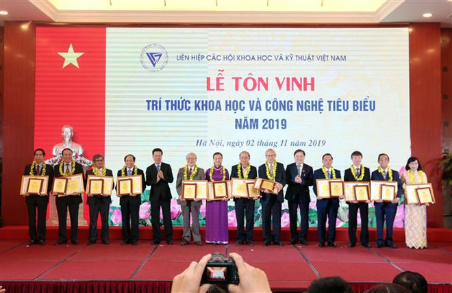 Tôn vinh 112 trí thức khoa học và công nghệ tiêu biểu năm 2019 ảnh 1