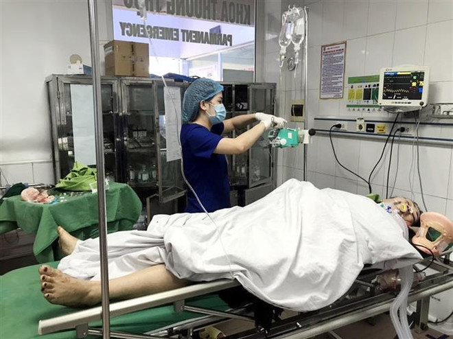 Vụ xe khách đâm xe đầu kéo tại Nghệ An: Thêm một nạn nhân tử vong ảnh 1