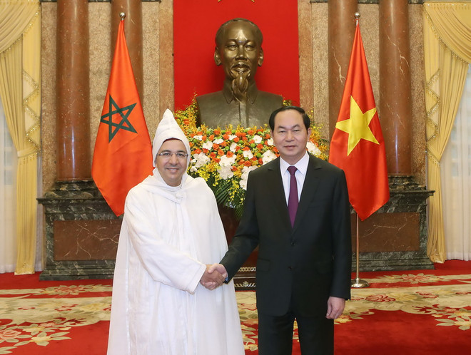 Chủ tịch nước Trần Đại Quang tiếp Ngài Azzeddine Farhane, Đại sứ Maroc đến trình Quốc thư nhân dịp nhận nhiềm kỳ công tác mới tại Việt Nam. (Ảnh: Nhan Sáng/TTXVN) Chủ tịch nước Trần Đại Quang tiếp các Đại sứ đến trình Quốc thư ảnh 1