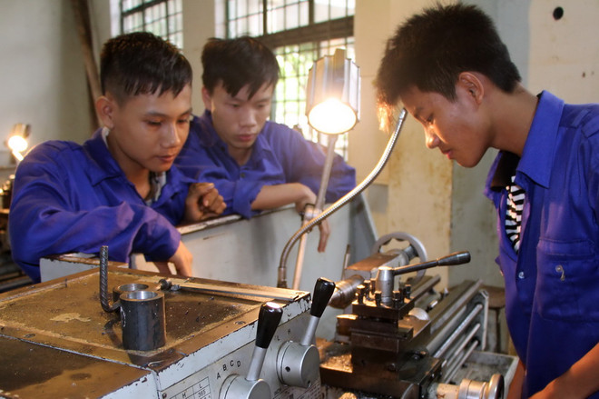 (Ảnh minh họa. Nguồn: TTXVN) Chuyển giao đơn vị quản lý các trường trung cấp chuyên nghiệp ảnh 1