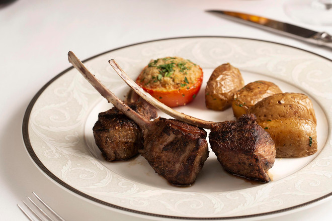 Thưởng thức ẩm thực Pháp theo phong vị truyền thống tại Le Club Bar ảnh 1