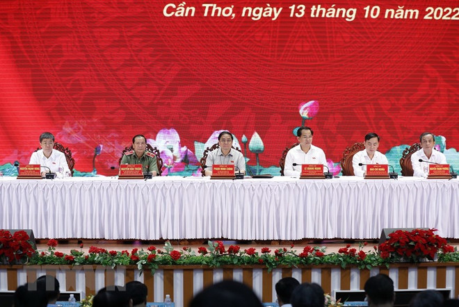 Thủ tướng Phạm Minh Chính cùng các đại biểu Quốc hội tiếp xúc cử tri thành phố Cần Thơ. (Ảnh: Dương Giang/TTXVN) Nhiều ý kiến của cử tri gửi tới Kỳ họp thứ 4 Quốc hội khóa XV ảnh 3
