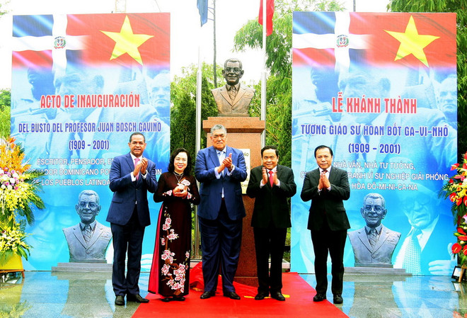 Khánh thành tượng đài giáo sư Juan Bosch tại Công viên Hòa Bình ảnh 2
