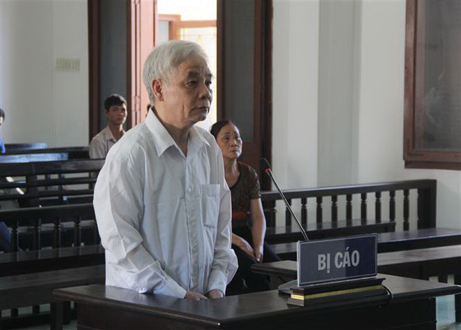 Vụ tham ô tài sản ở tòa án tỉnh Phú Yên: Bốn bị cáo được giảm án ảnh 1