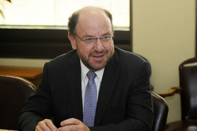 Thành viên nội các đầu tiên của Chile dương tính với virus SARS-CoV-2 ảnh 1