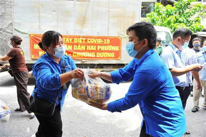 Đảm bảo lương thực cho người dân vùng phong tỏa phường Chương Dương ảnh 2
