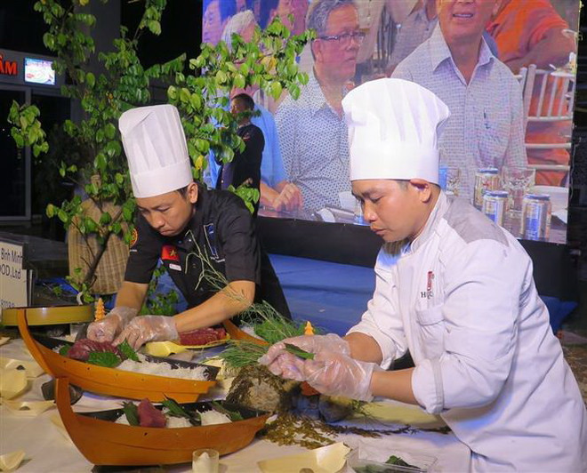 Phú Yên: Trình diễn các món ăn hấp dẫn từ cá ngừ đại dương ảnh 2