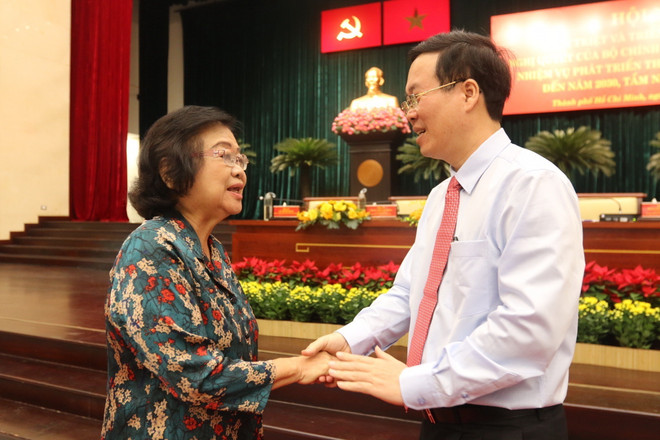 Ông Võ Văn Thưởng, Ủy viên Bộ Chính trị, Thường trực Ban Bí thư với đại biểu tại hội nghị. (Ảnh: Thanh Vũ/TTXVN) Tạo điều kiện thuận lợi nhất cho TP.HCM phát triển nhanh, bền vững ảnh 2