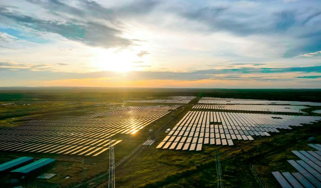 Cánh đồng điện năng lượng mặt trời Lộc Ninh 2. (Ảnh: SE) 50 năm 'thủ đô kháng chiến' Lộc Ninh ở Bình Phước: 'Đất lửa đơm hoa' ảnh 5