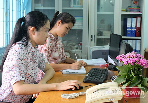 Khánh Hòa tạm dừng việc bổ nhiệm phó trưởng phòng và tương đương ảnh 1