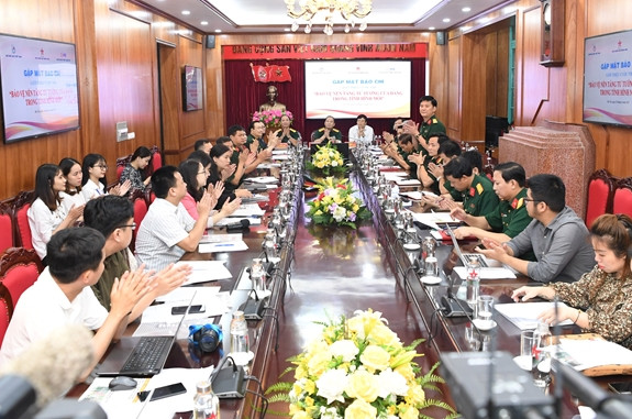 Quang cảnh buổi gặp mặt báo chí giới thiệu và phát động cuộc thi. (Nguồn: Báo Quân đội nhân dân) Phát động cuộc thi báo chí về 'Bảo vệ nền tảng tư tưởng của Đảng' ảnh 1